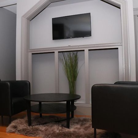 A Stylish Stay With A King Bed And Heated Floors #27 브루클라인 외부 사진